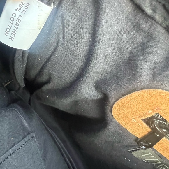 Vintage addiction suede one of a kind boho style bag. - Picture 3 of 7